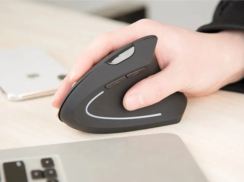 Souris Ergonomique Verticale Sans Fil — Rechargeable USB-C, 3 DPI & Silencieuse | Novatek Studio