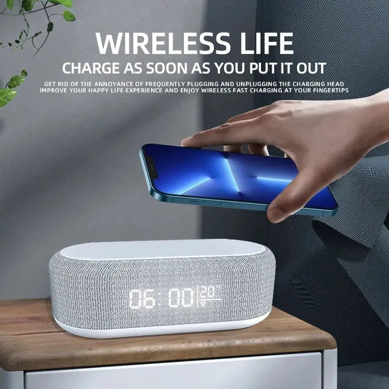 Chargeur Sans Fil 4 en 1 — 15W, Horloge, Lampe Nuit & Thermomètre | Novatek Studio