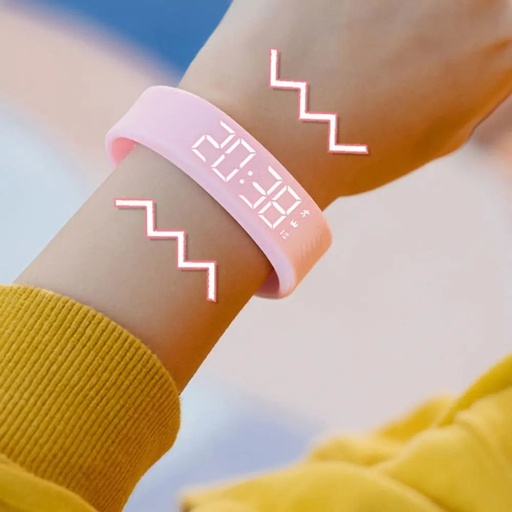 Bracelet Réveil Vibrant LED — Alarme Silencieuse, Podomètre & Waterproof | Novatek Studio